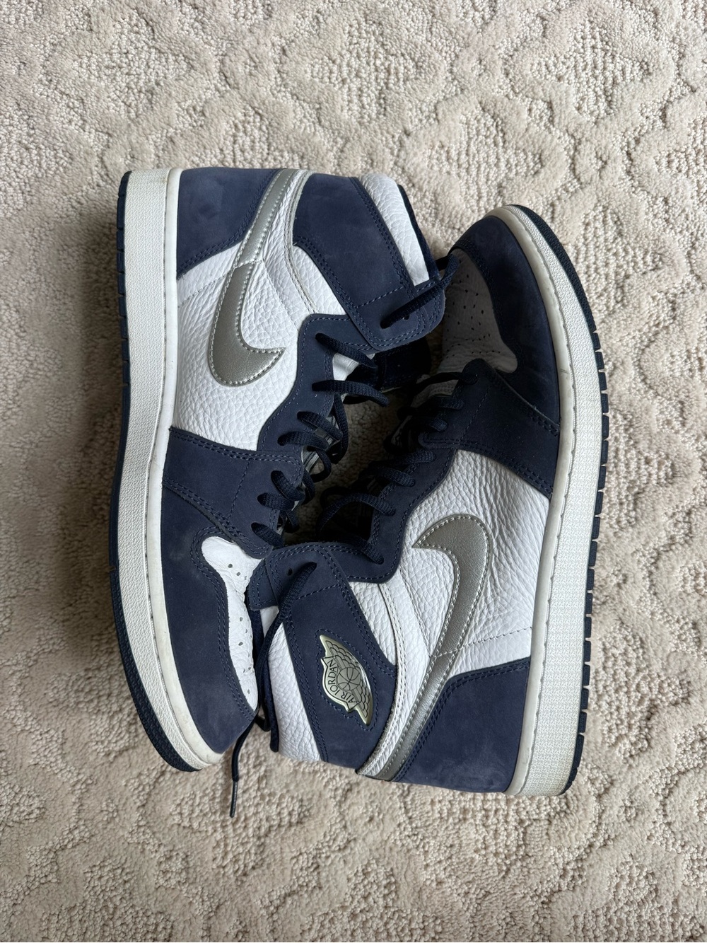 Air Jordan 1 Retro High OG “Midnight Navy”